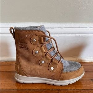 SOREL Explorer Joan Waterproof Boot - Camel Brown Leather Size 5 M fits like 4.5